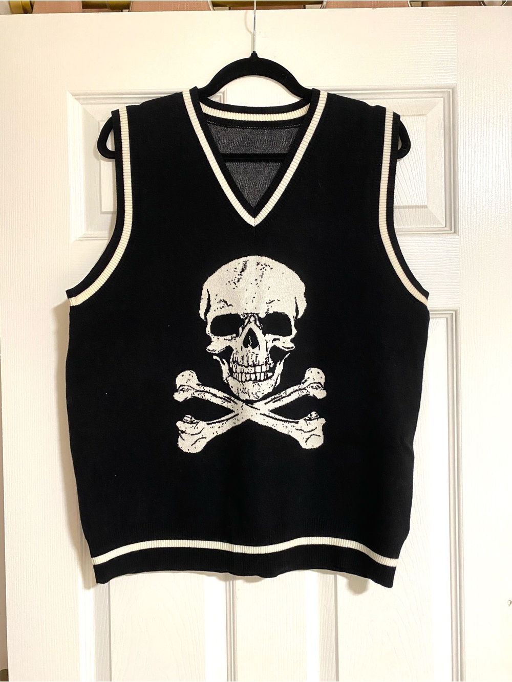 Black Skull-Intarsia V-Neck Sweater Vest